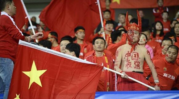  朗斯主场球迷冲突事件，俱乐部遭足协严厉处罚  