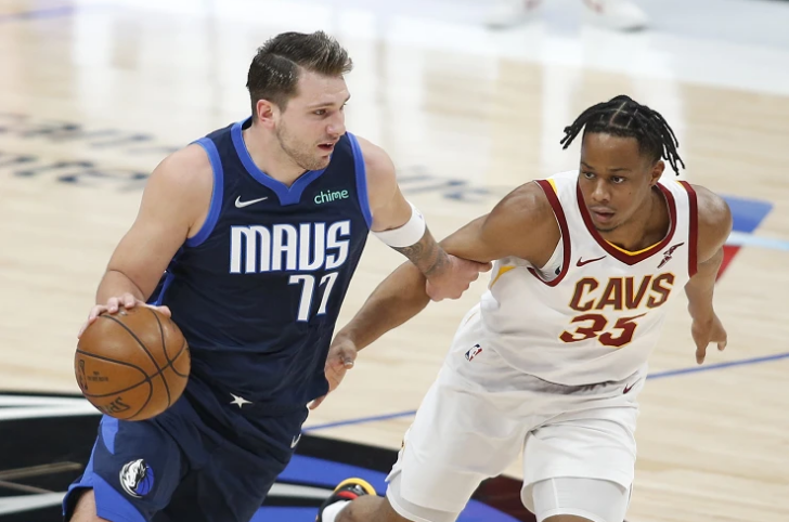  东契奇50分创独行侠队史纪录  